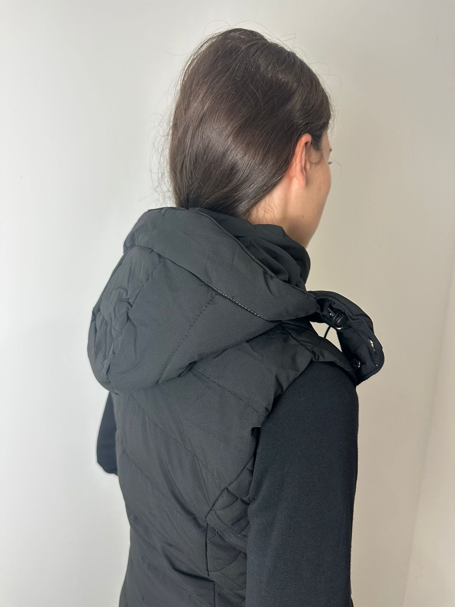 Doudoune Sans Manche "So Chic" Black / Gold & Chaussettes & Bonnet