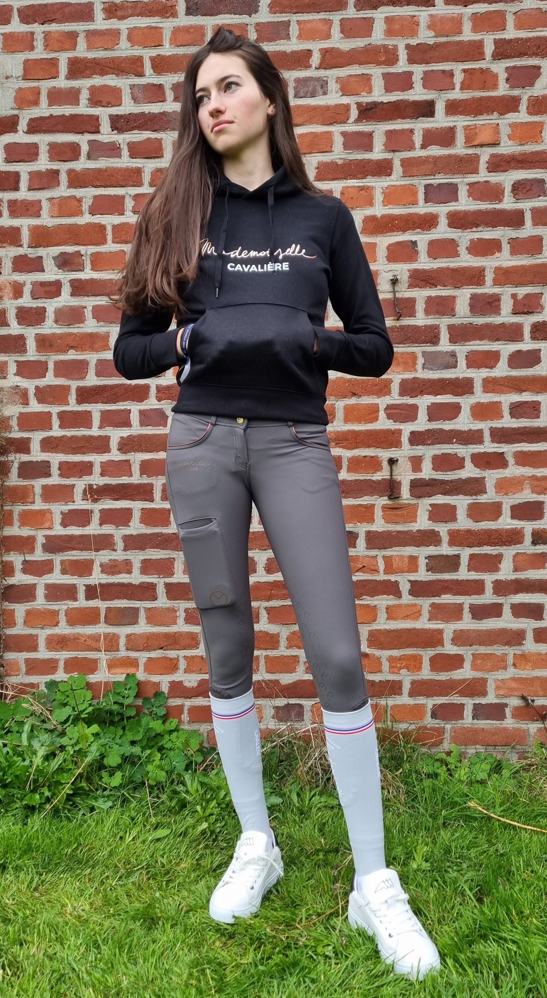 Pack PANTALON "So Chic" CHARCOAL & Chaussettes & Casquette