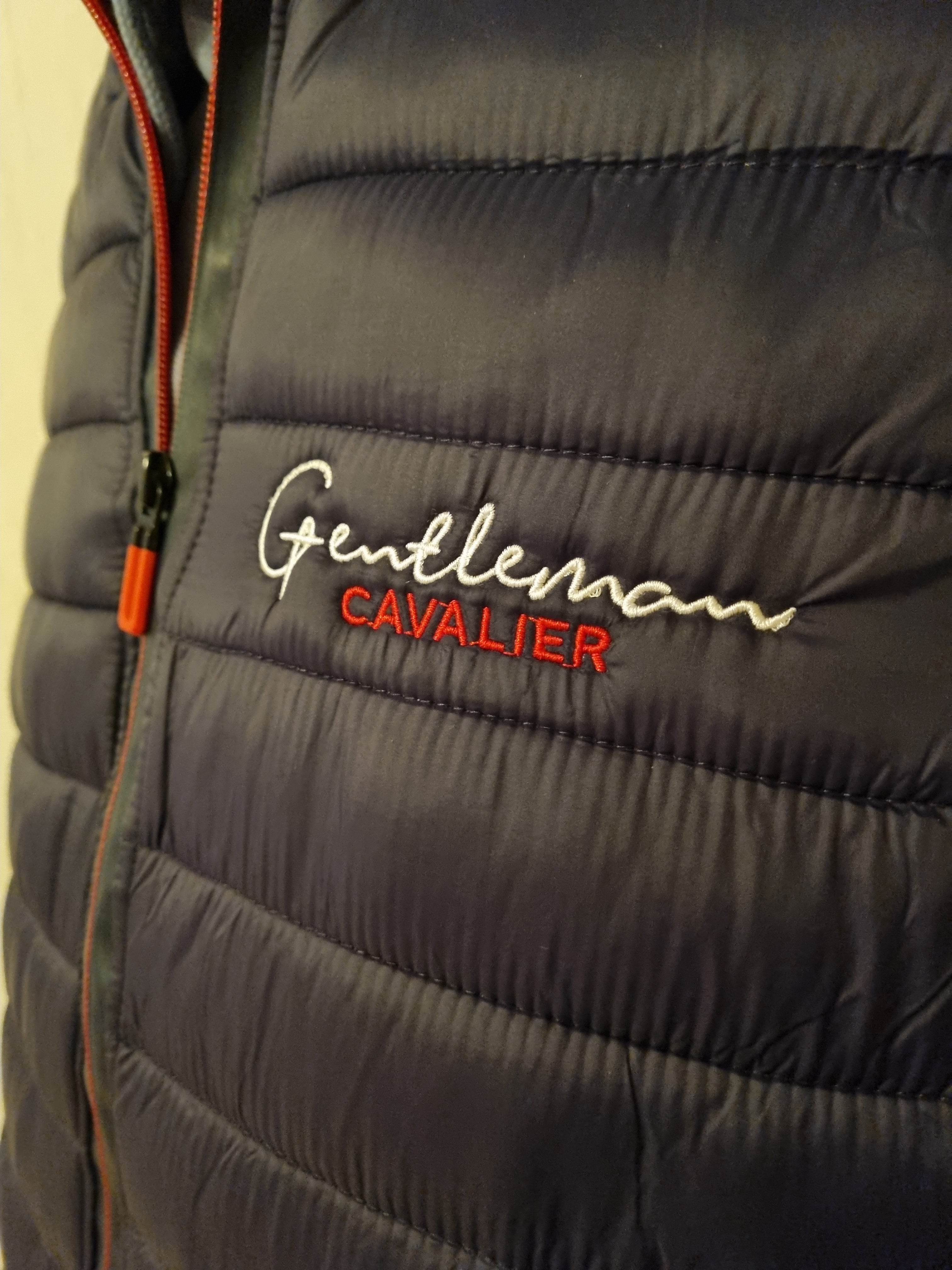 DOUDOUNE SANS MANCHES BRODÉE GENTLEMAN CAVALIER